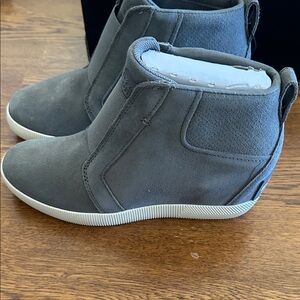Sorel gray bootie wedge